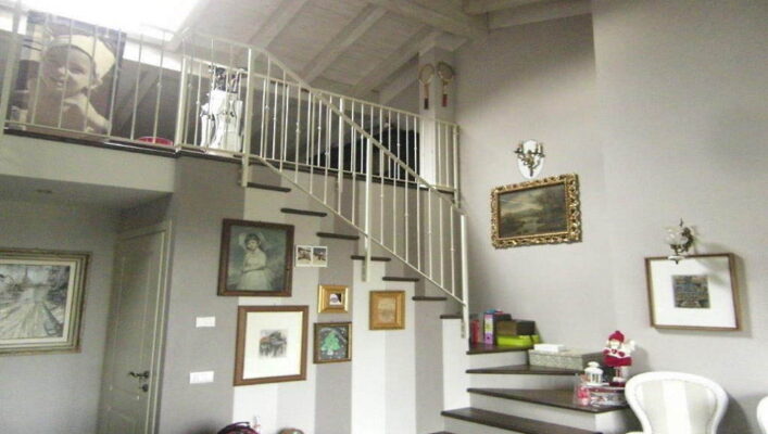 SALÓ VICINANZE VILLA NUOVA IN STILE MODERNO