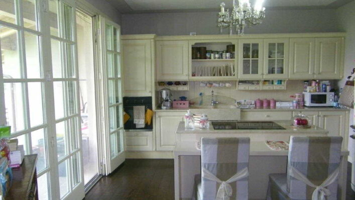 SALÓ VICINANZE VILLA NUOVA IN STILE MODERNO