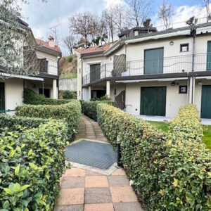 APPARTAMENTO A MANERBA VIVINO AL LAGO AP25102