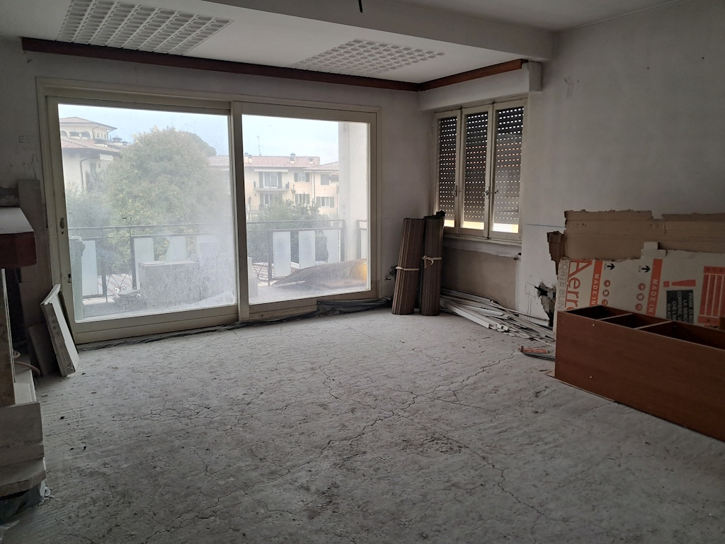 ampio-appartamento-a-salo- 01