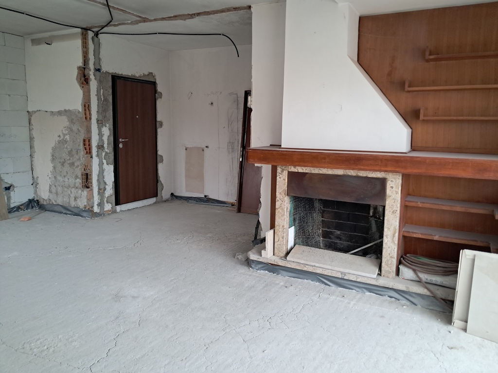 ampio-appartamento-a-salo-03